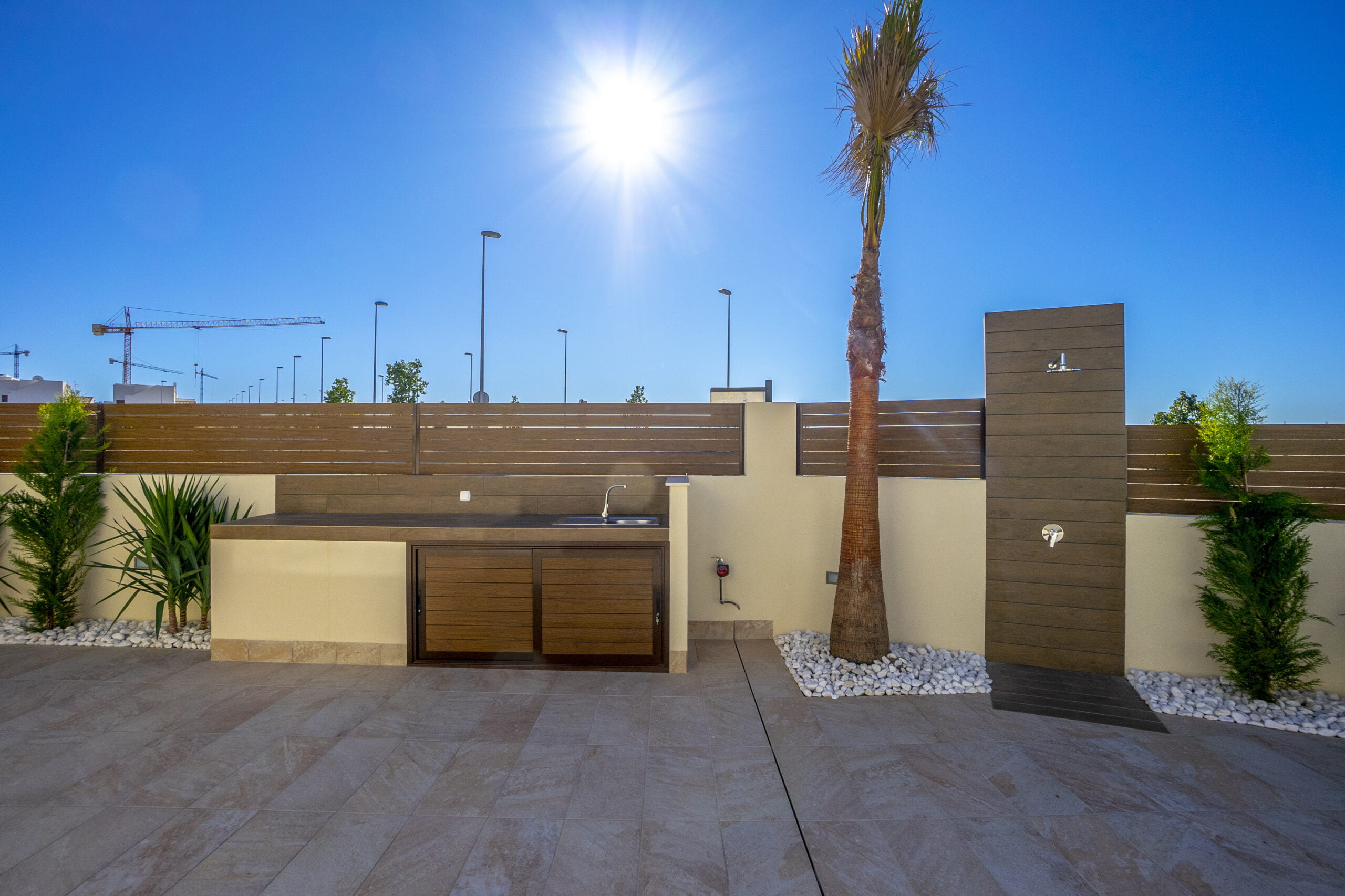 Residencial Azahar 1 – outside kitchen and pool shower Residencial Azahar 1 - outside kitchen and pool shower