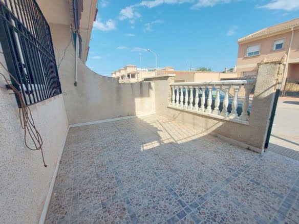 Calle La Haya, Terrace side view