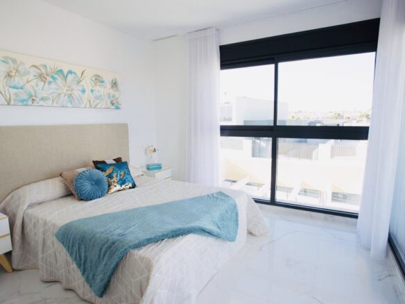 Alba Salina 1 - Los Montesinos - Bedroom 3 showing window