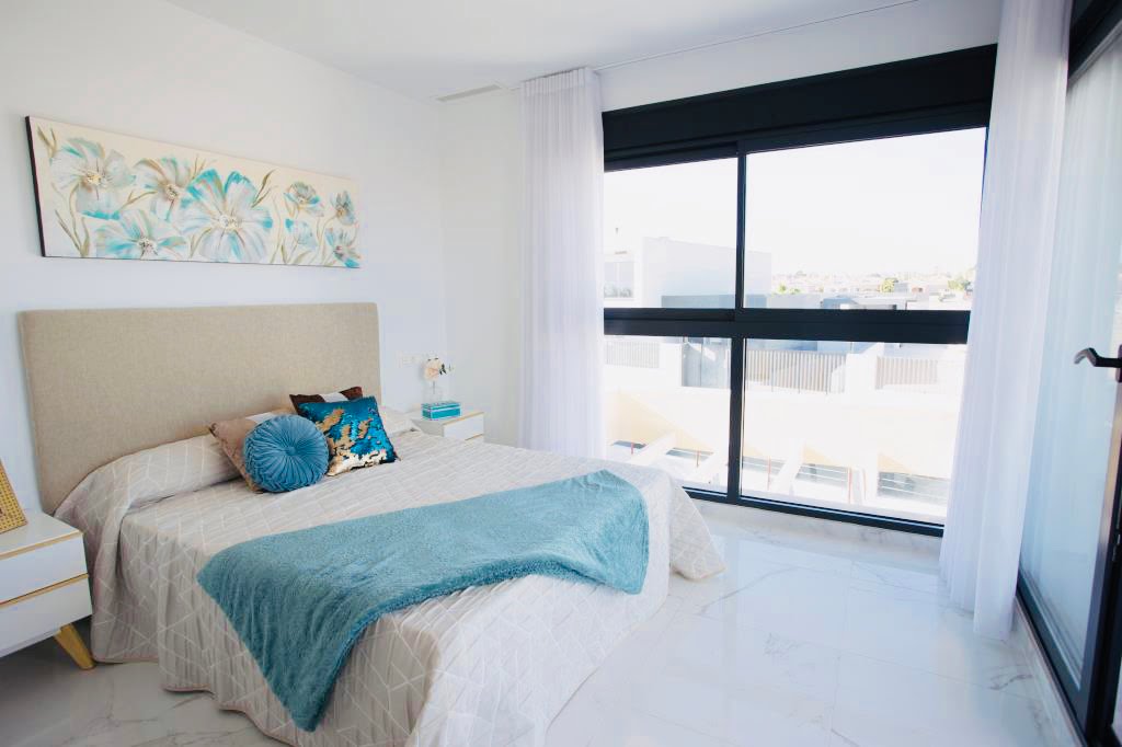 alba-salina-1-bedroom3-window Alba Salina 1 - Los Montesinos - Bedroom 3 showing window