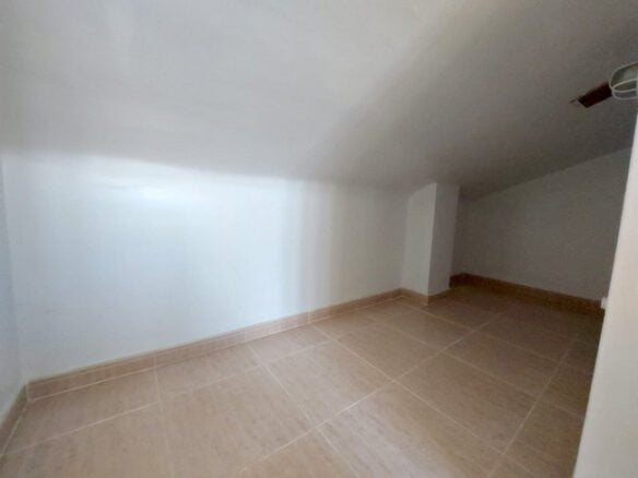 azucenas 21 - storage area