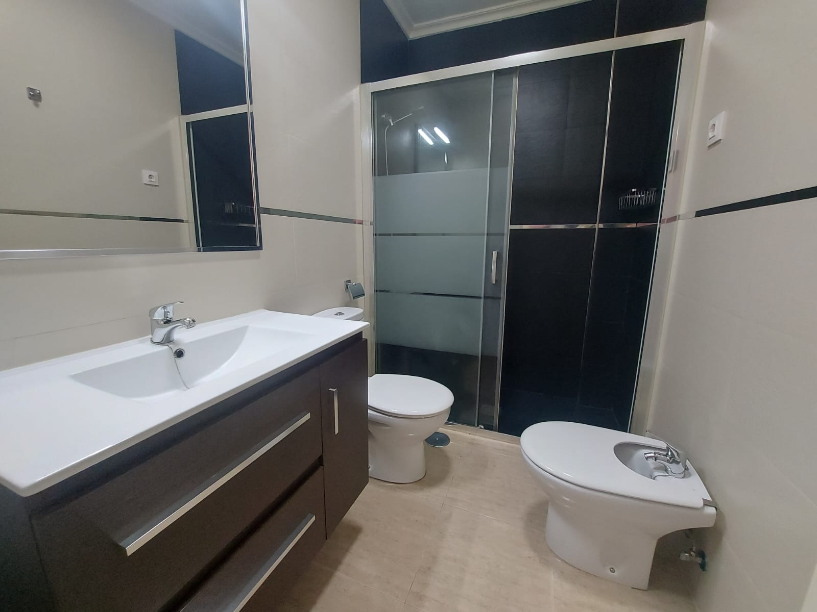 azucenas-modern-bathroom-18