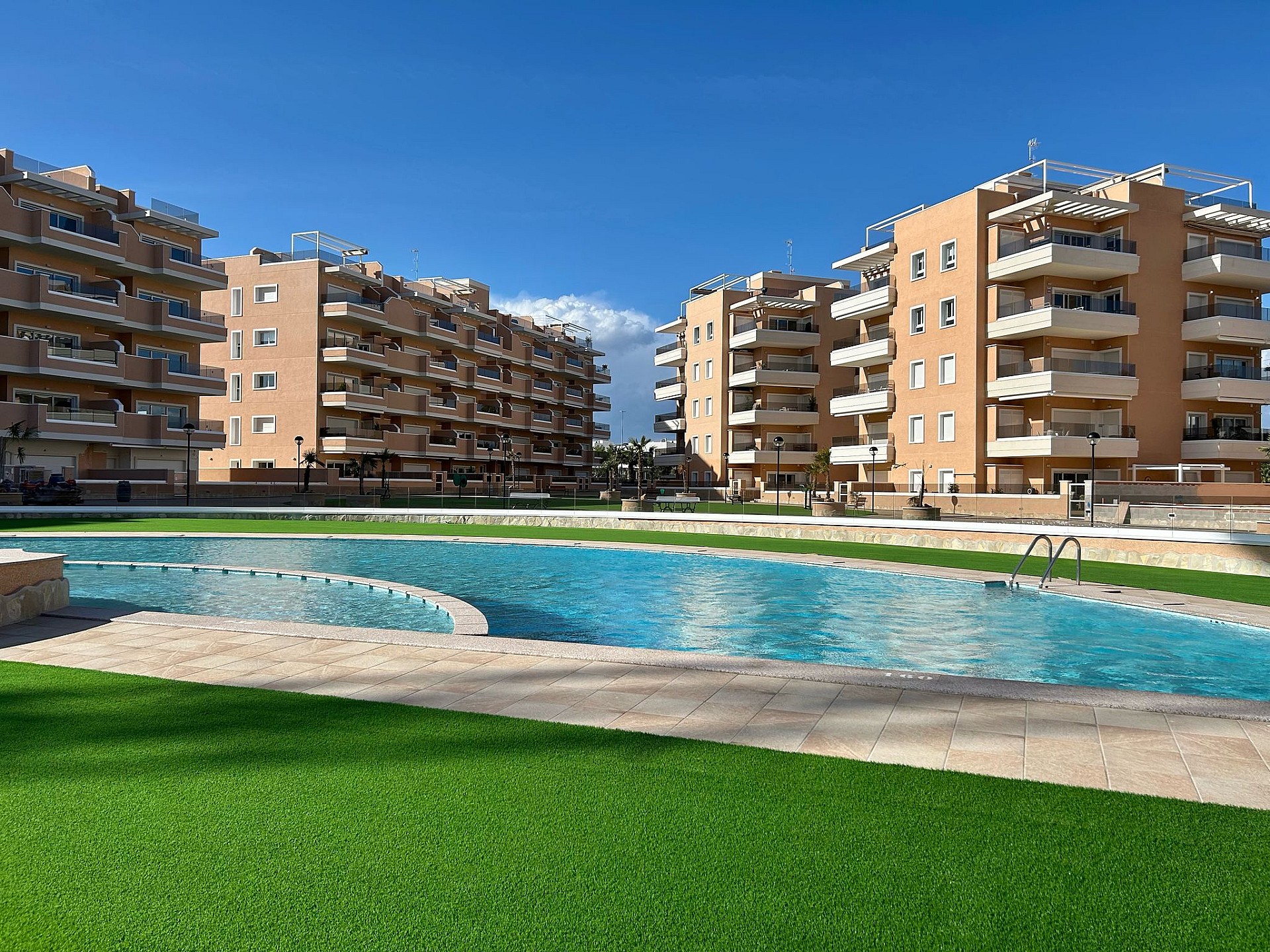 g_whatsapp-image-2025-03-13-at-09-56-00-1